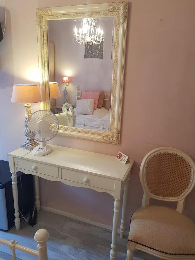 B&B Villa De Thee Tuin Bellingwolde ภายนอก รูปภาพ